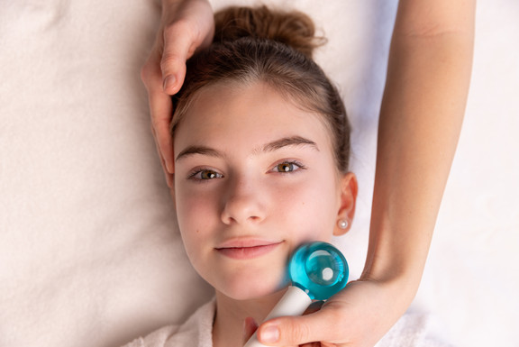 Teenie Gesichtsbehandlung Teenie Gesichtsbehandlung